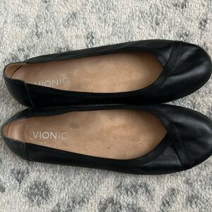Size 9 leather Vionic